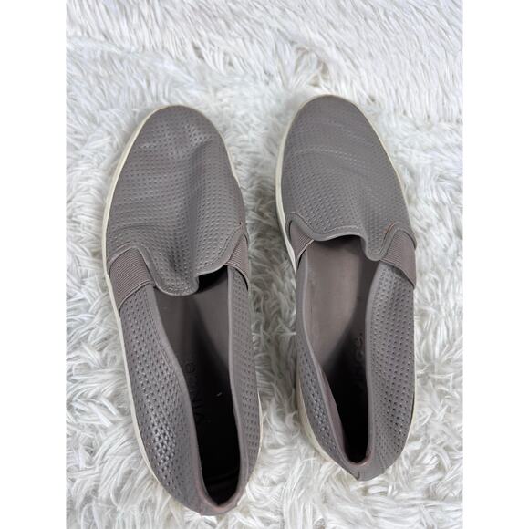 Vince Shoes Womens Size 6.5 Gray Perforated Slip-On Blair Sneakers Casual Taupe - Picture 7 of 13